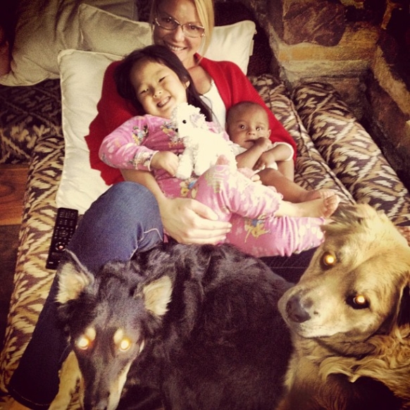 Katherine Heigl Cuddles With Her Daughters & The Family Dogs